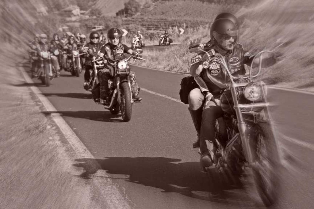 Viagem de moto com Harley-Davidson