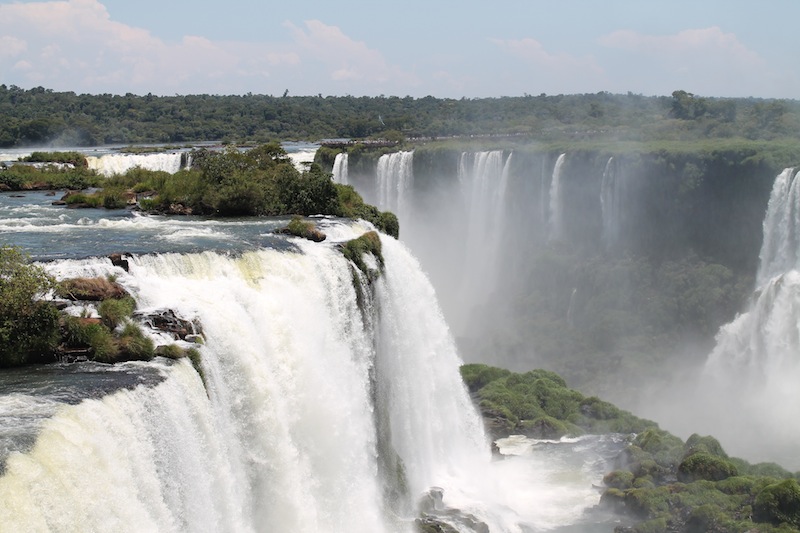 Foz do Iguaçu, Paraguai e Argentina em uma CB 300