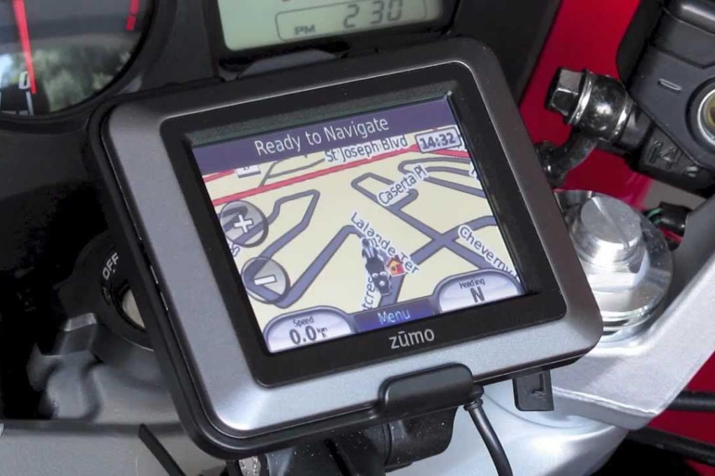 Instalando GPS Zumo 220 na moto