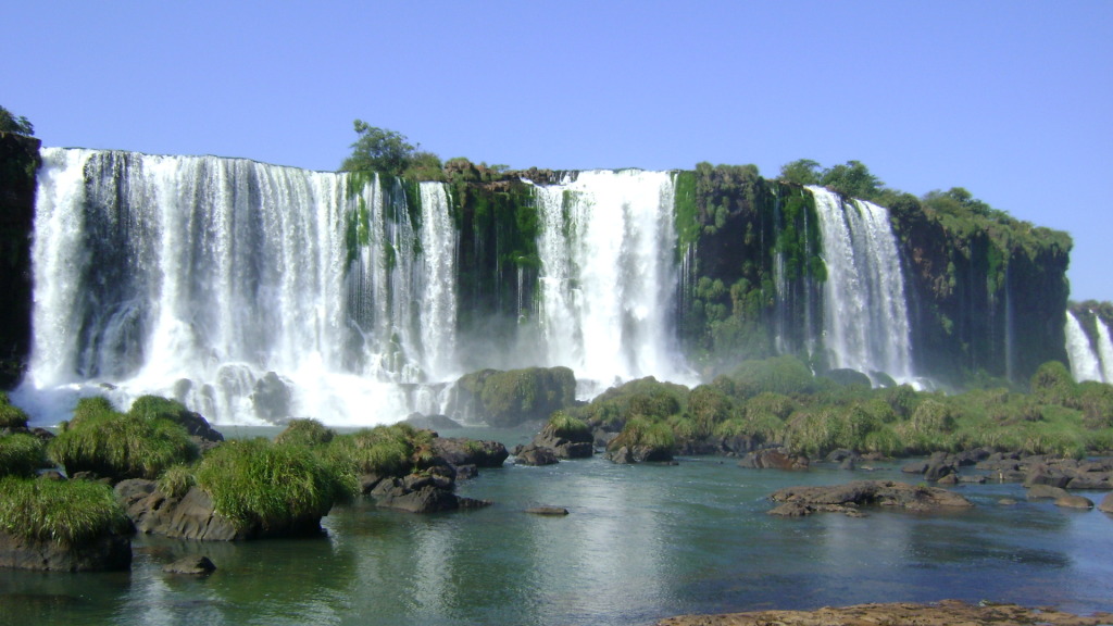 De moto até o Salto do Yucumã