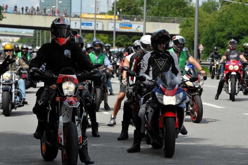 Protesto de moto no Pedágio