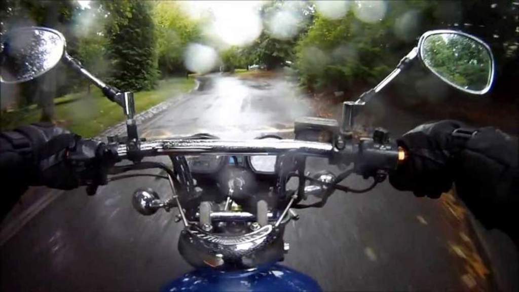 Dicas viagem de moto na chuva