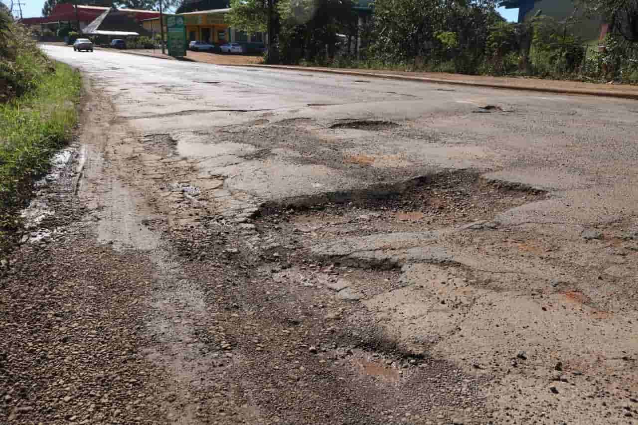 Viagem de moto buracos estrada Paraná