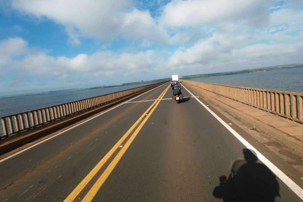 Ponte sobre o Rio Tietê